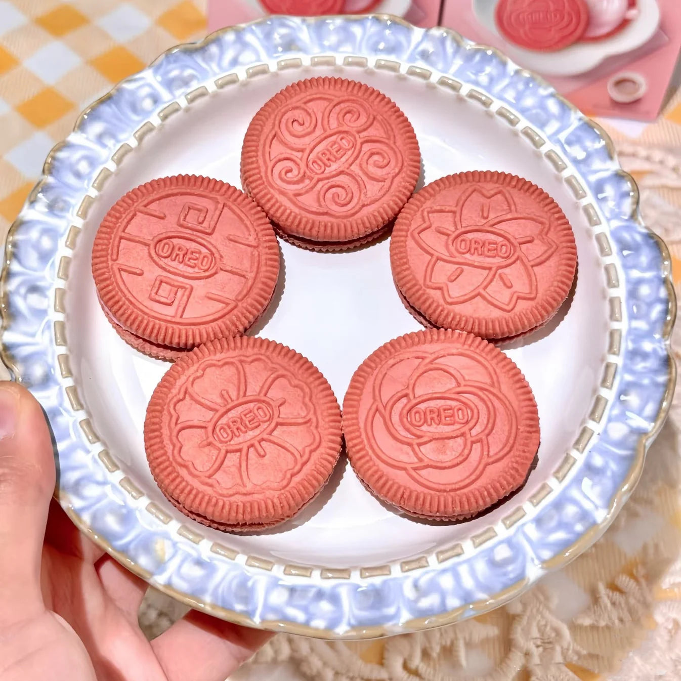 OREO SPRING LIMITED EDITION CREAM PEONY